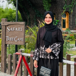Profile picture of Iqra Nazir